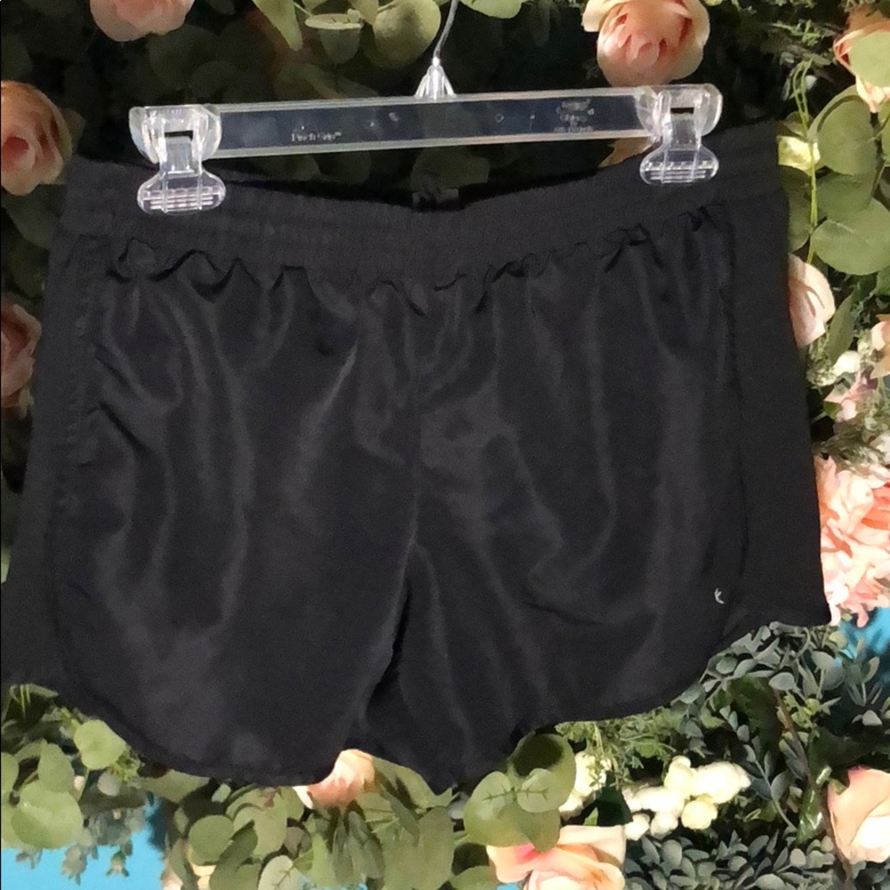 Active wear shorts